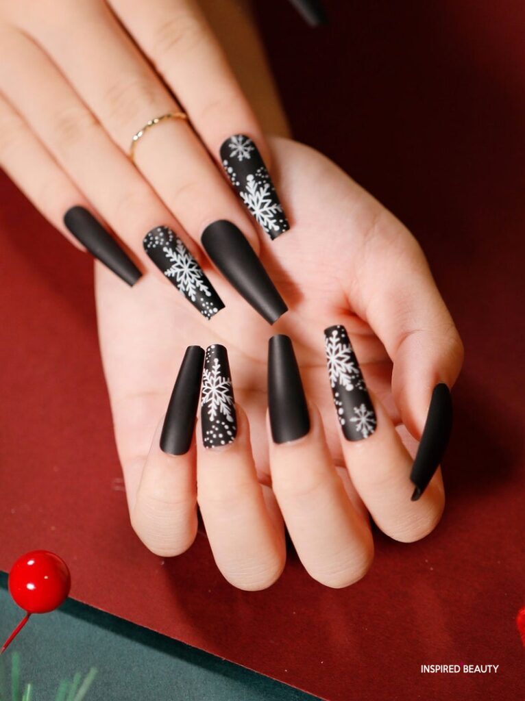 Black and White Coffin Nail Art