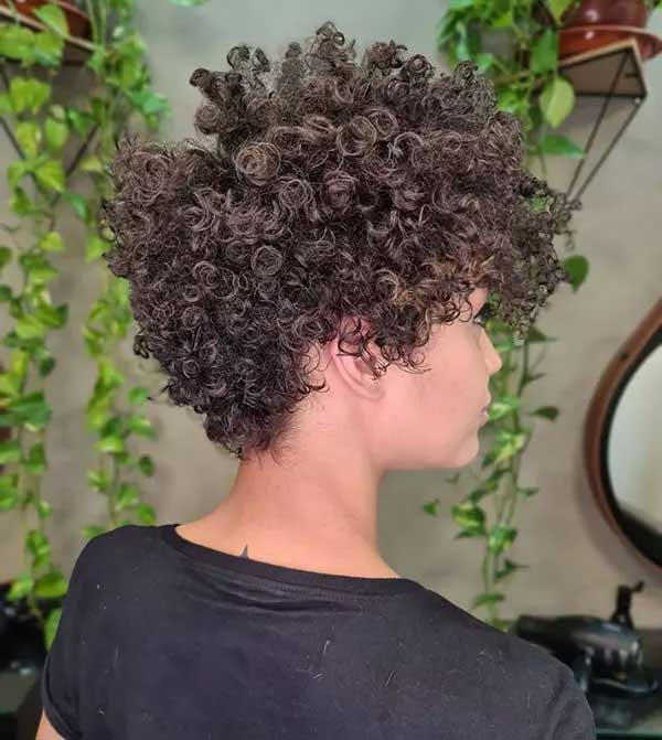 Short Curly Hairstyles 32