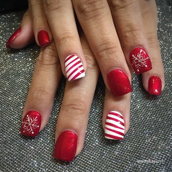 Simple Christmas nails