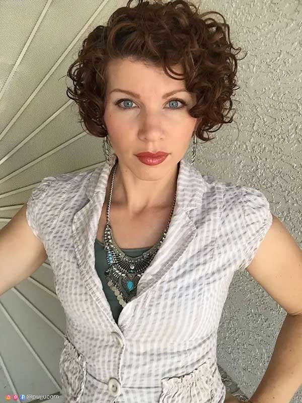 Very Short Curly Bob Hairstyle 2