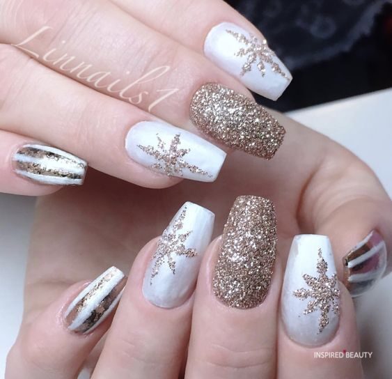 White and Gold Christmas nails